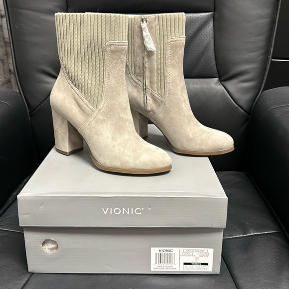 Women’s boots - Picture 1 of 1